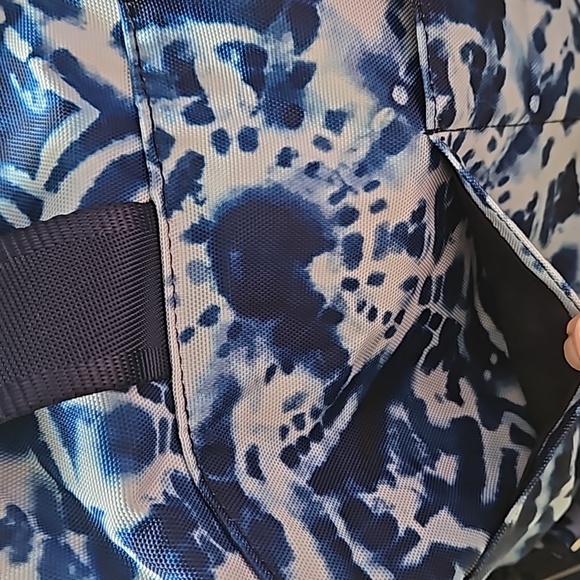 Vera Bradley Women's Recycled ReActive Extra Large Duffel Travel Gym Bag - Picture 6 of 9